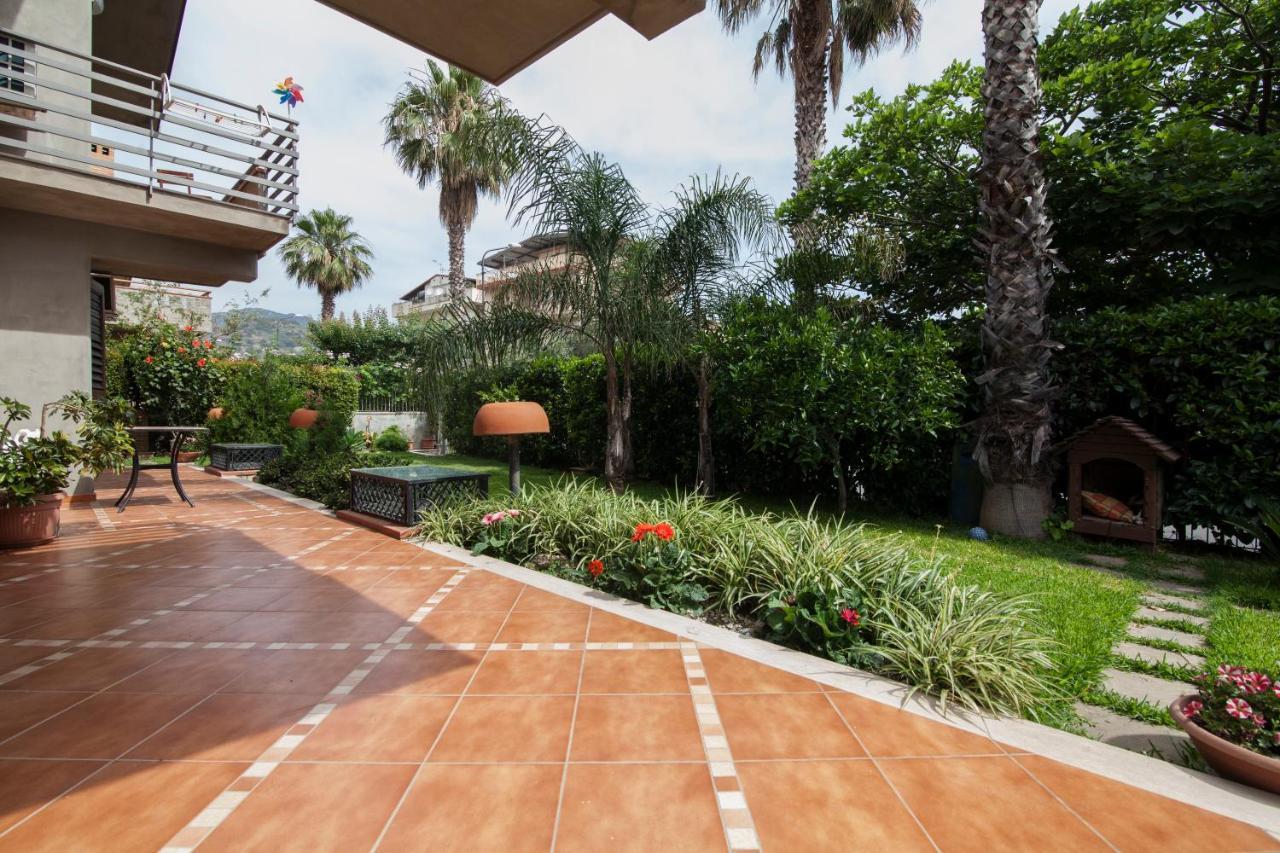 B&B Villa Carmen ซานตาเลสโซ ซิกูโล ภายนอก รูปภาพ