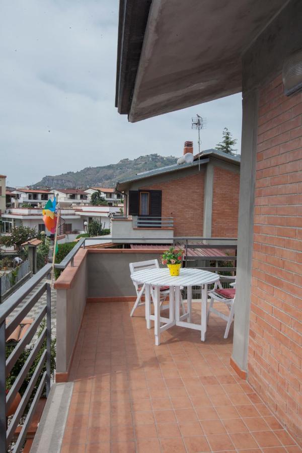 B&B Villa Carmen ซานตาเลสโซ ซิกูโล ภายนอก รูปภาพ